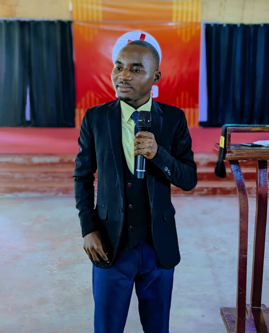 Pastor Atukuzwe Gwayovye